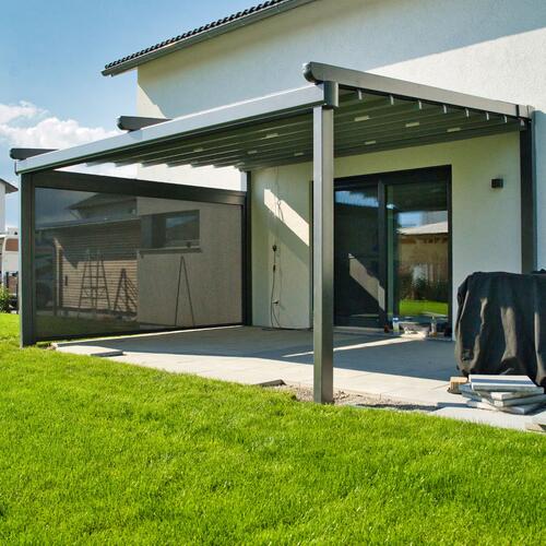 NM Pergola-Faltmarkise mit Zip-Senkrechtmarkise